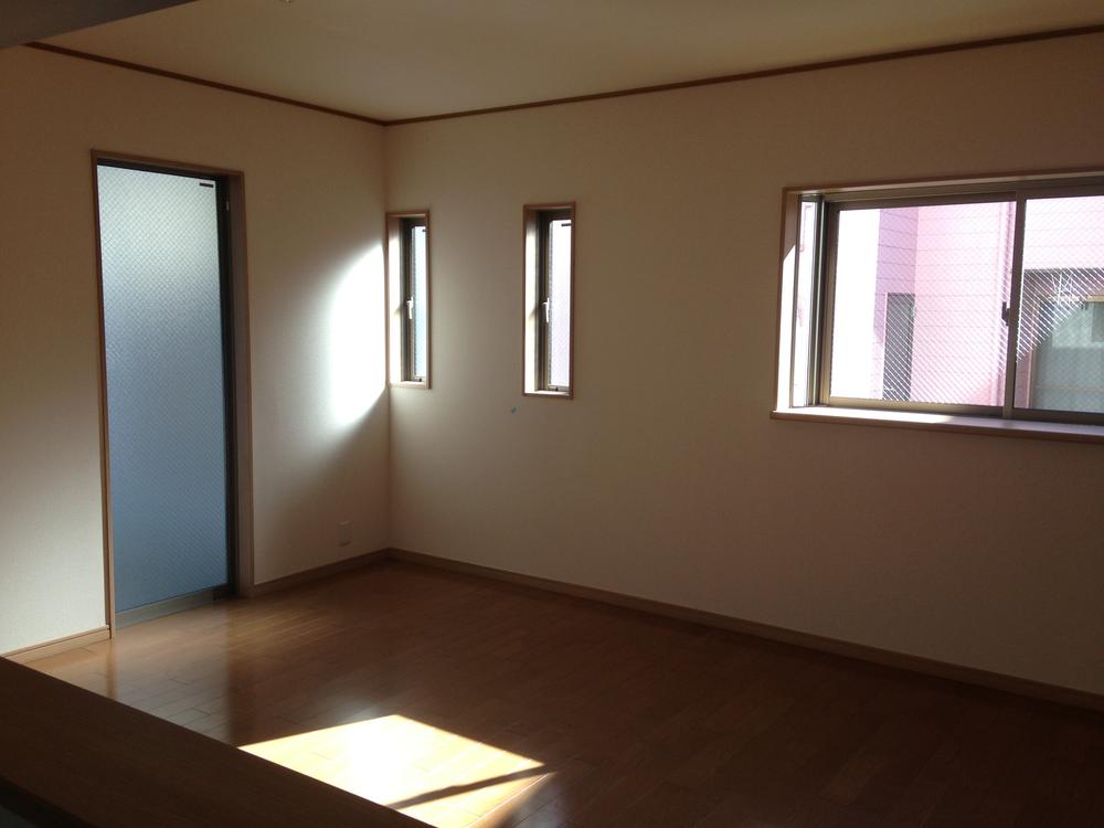 Living. Local (12 May 2013) Shooting