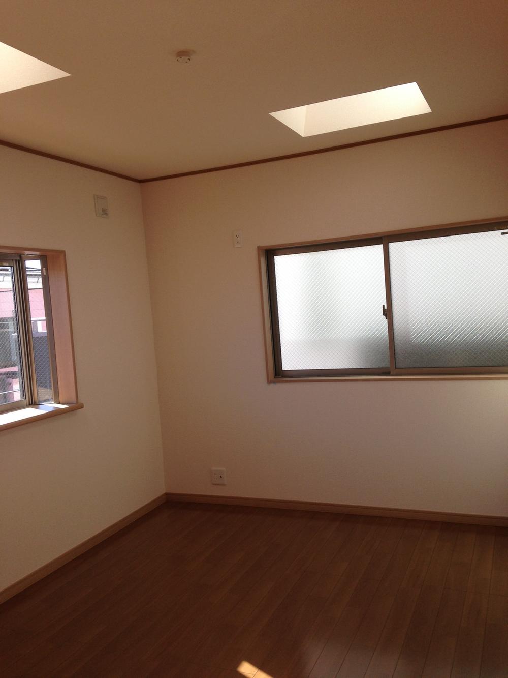 Non-living room. Indoor (12 May 2013) Shooting