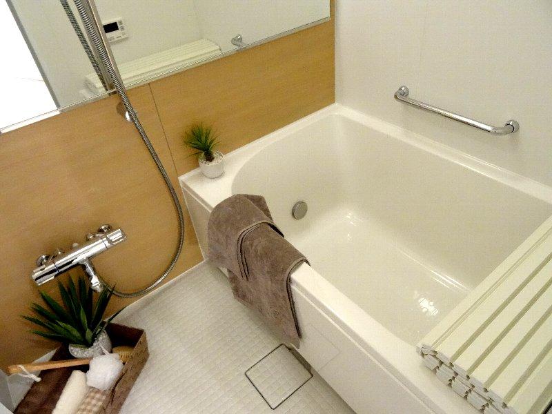 Bathroom. Indoor (11 May 2013) Shooting bathroom