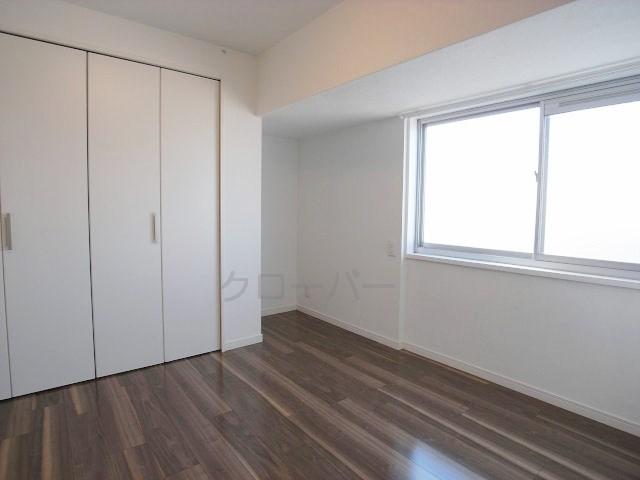 Non-living room. Bright Western-style