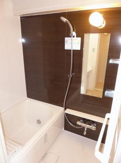 Bathroom. Indoor (12 May 2013) Shooting