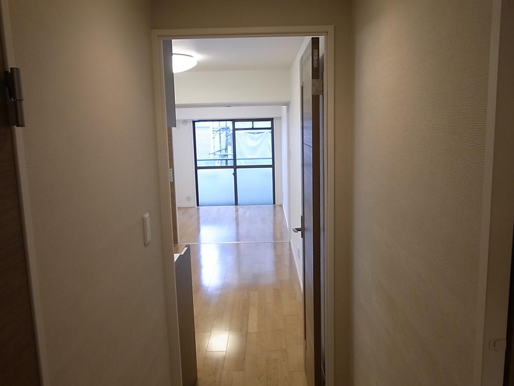 Entrance. Local (12 May 2013) Shooting