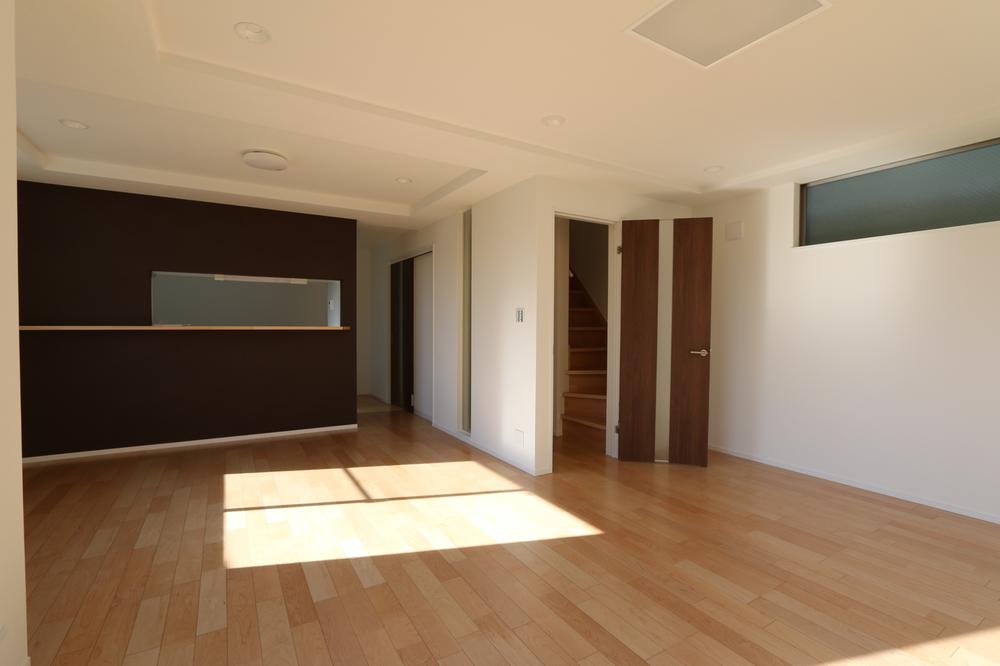 Living. Conversation of your family is lively, Open-minded LDK