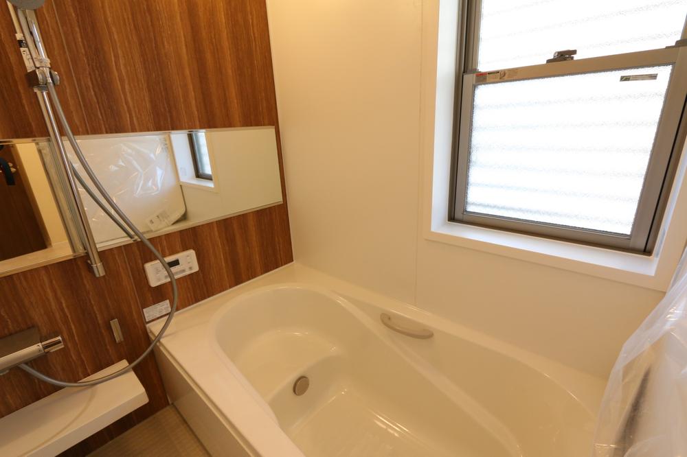 Bathroom. Always with a clean bathroom dryer not even ac- cumulate air