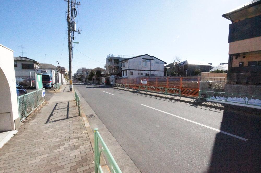 Local photos, including front road. So you can architect a free plan, Repeat the meeting, Please make your house of ONLYONE that suits your family. 