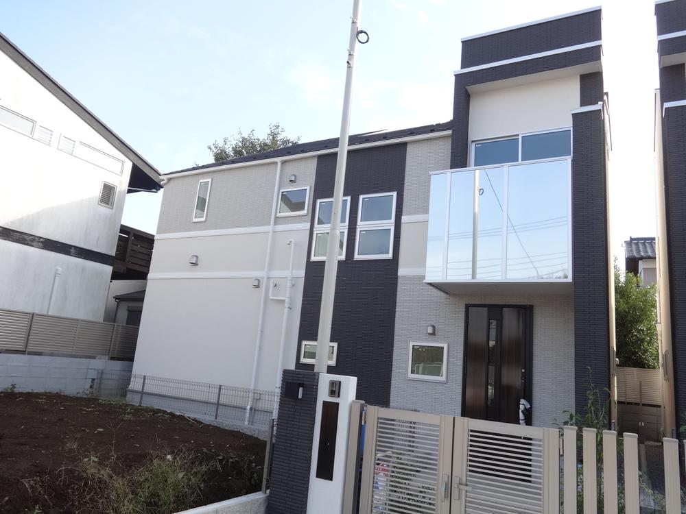 Local appearance photo. Local (10 May 2013) Shooting