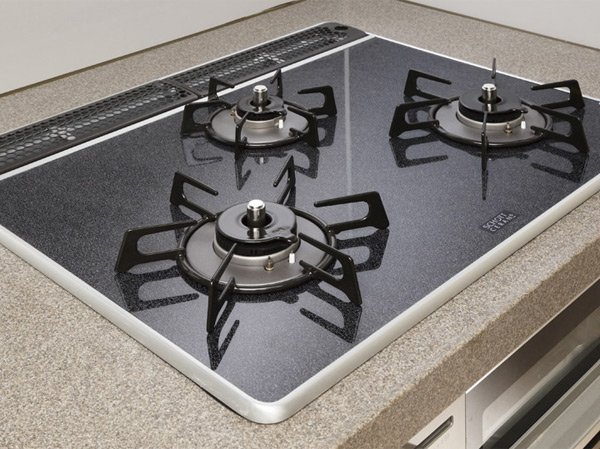 Kitchen.  [Glass top stove] It has also adopted a beautiful glass top stove look which has been subjected to glass processing on the surface. Such as oil stains are easily wiped off, Easy to clean.