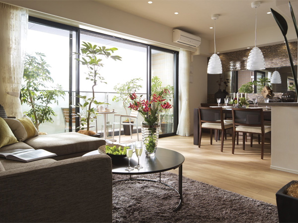 Living.  [living ・ dining] Indoor posted below ・ Amenities are subjected to some CG processing with those obtained by photographing a model Room C type menu plan in October 2012. And is partially optional specifications (paid). Also menu plan ・ Paid option ・ There is a deadline for free select.