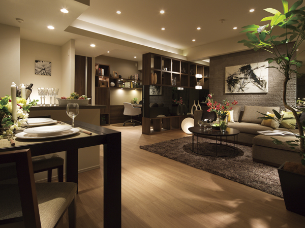 Family gather living ・ Dining, Quality space with comfort and calm ※ Photo model room (C type 9 floor assumption ・ Menu plan). Including some optional specifications (paid). Exit the application of the menu plan