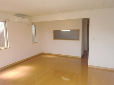 Living and room. Bright and spread of living