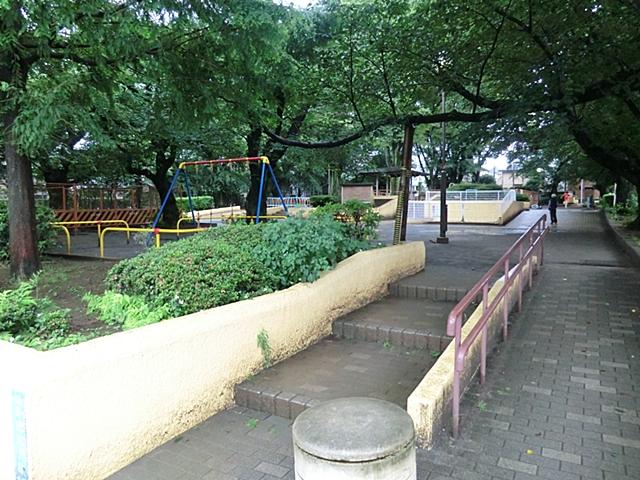 park. 400m to Nozawa park