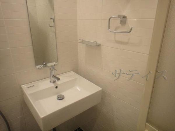 Bathroom. Wash basin