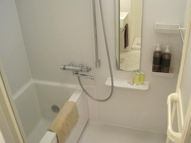 Bathroom. Indoor (11 May 2013) Shooting ■ Bathroom: unit is a bus new exchange (with add cooking function).