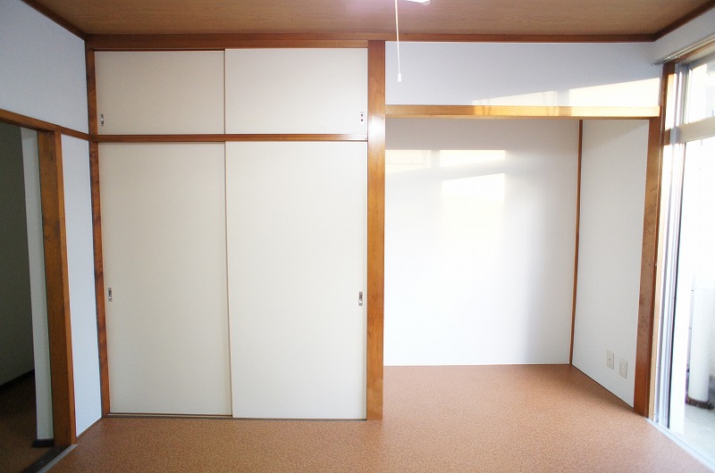 Living and room. Space that you reform the alcove is can also be used for storage ☆