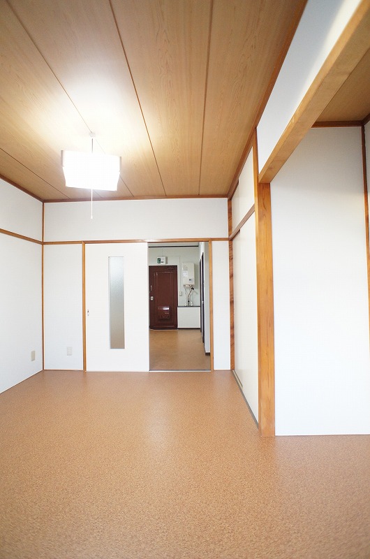 Living and room. Door leading to the dining kitchen!