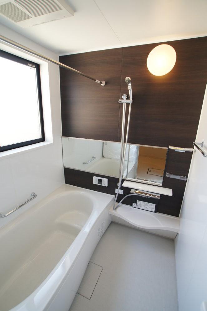 Bathroom. It is an important space to heal fatigue of the day. Spacious 1 pyeong type.