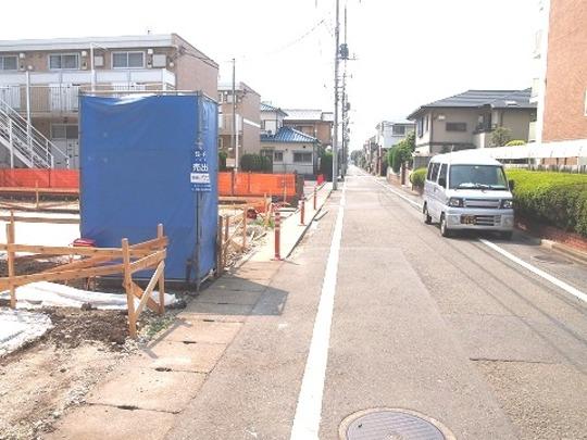 Local photos, including front road. Frontal road
