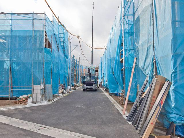 Local photos, including front road. Local (11 May 2013) Shooting