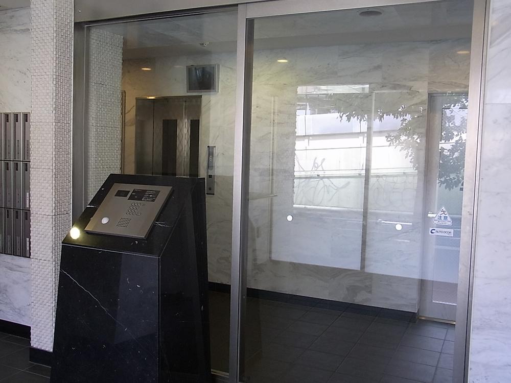 Entrance. Entrance hall