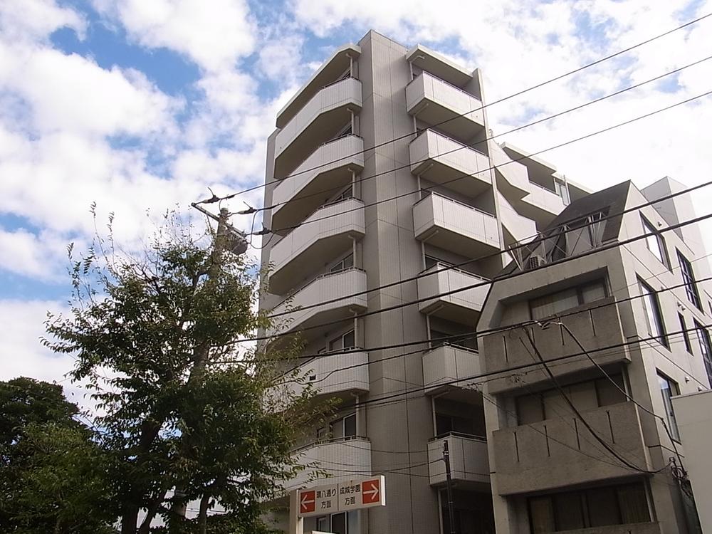 Local appearance photo. Northeast appearance