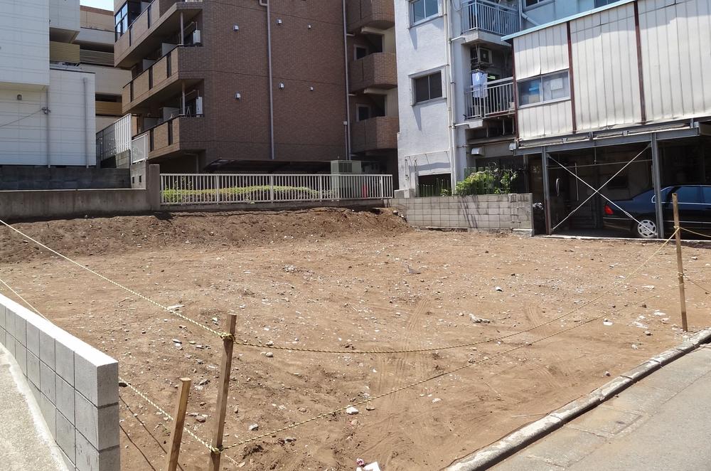 Local photos, including front road. Local (June 2013) Shooting