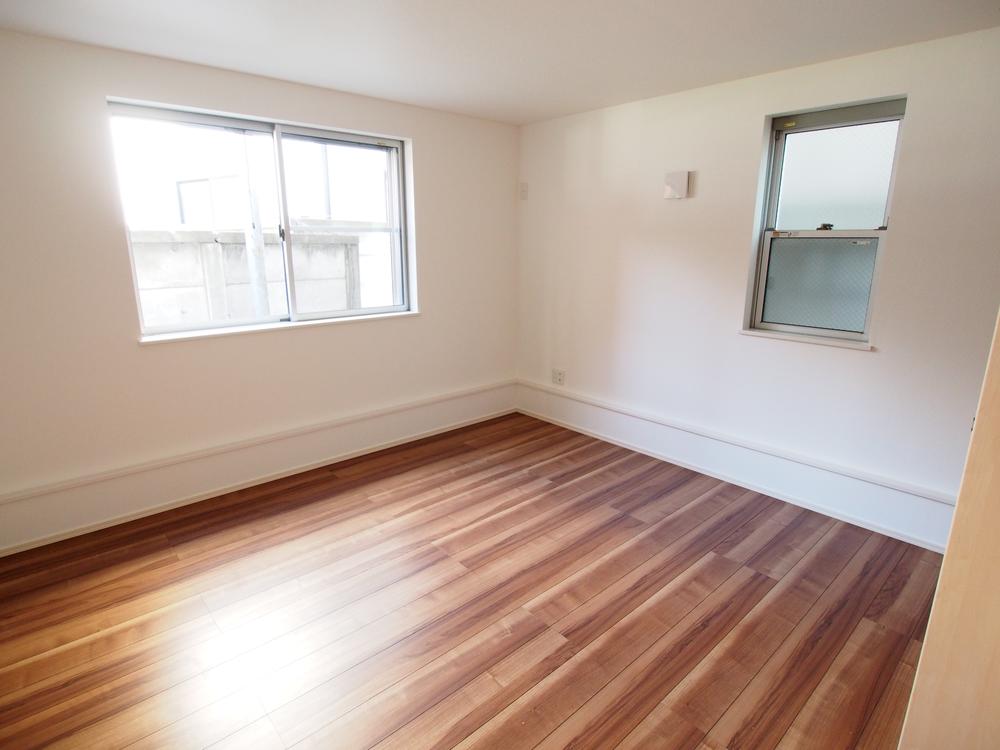 Non-living room. Indoor (12 May 2013) Shooting