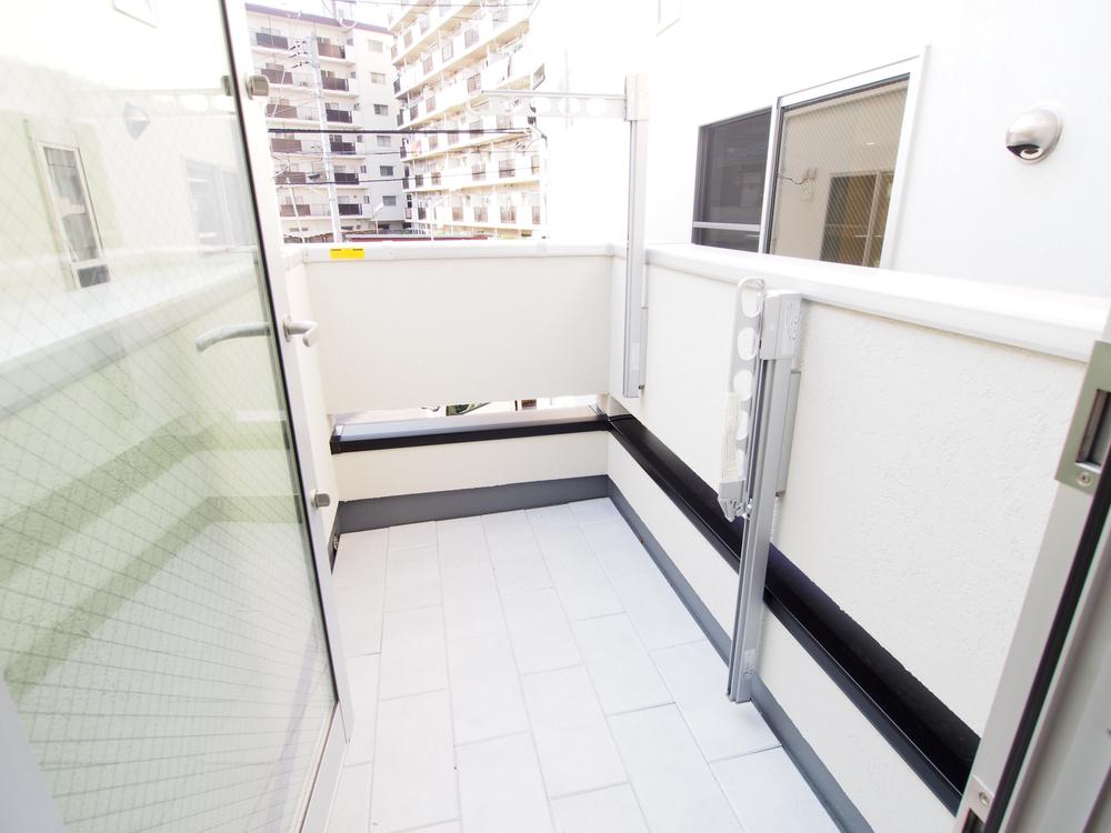 Balcony. Local (10 May 2013) Shooting