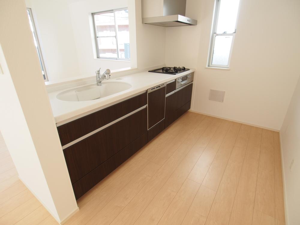 Kitchen. Indoor (12 May 2013) Shooting