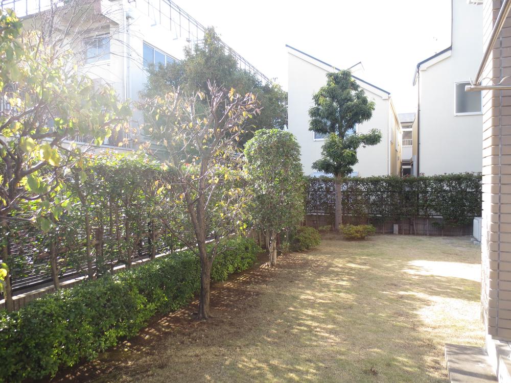 Garden. Local (11 May 2013) Shooting