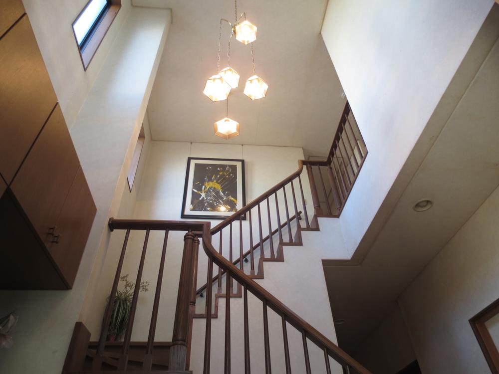 Entrance. Local (11 May 2013) Shooting