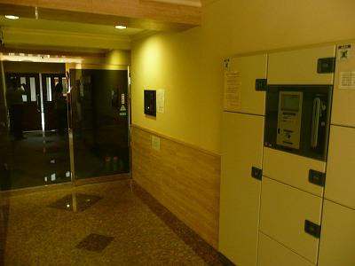 Entrance. Common areas