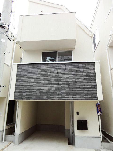 Local appearance photo. Example of construction