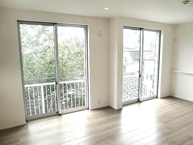 Living. Example of construction