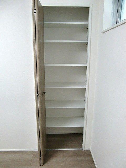 Receipt. Example of construction