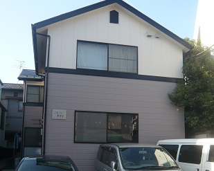 Building appearance. One floor 2 households!