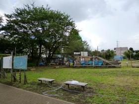 park. Kitakarasuyama Mole optimal municipal park for a walk of 400m family to the park.