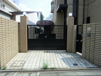 Entrance. Entrance is a space