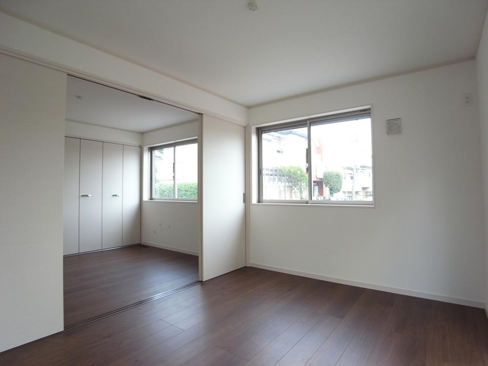 Non-living room. Local (10 May 2013) Shooting