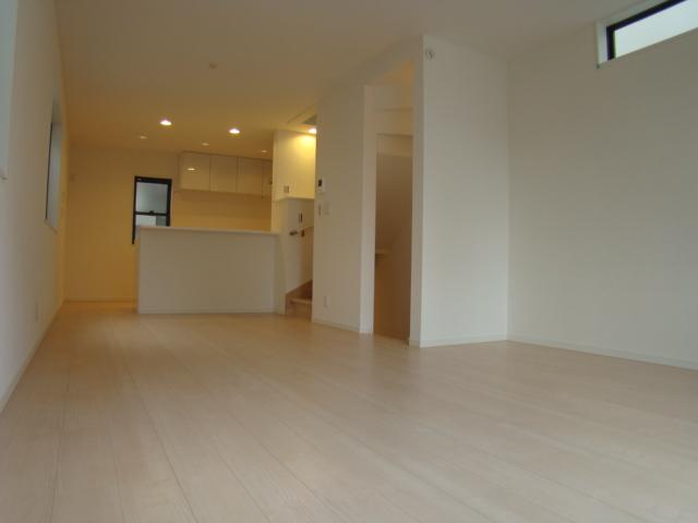 Same specifications photos (living). Same specifications