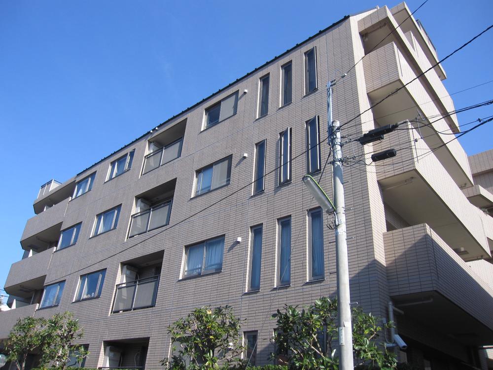 Local appearance photo. Local (11 May 2013) Shooting