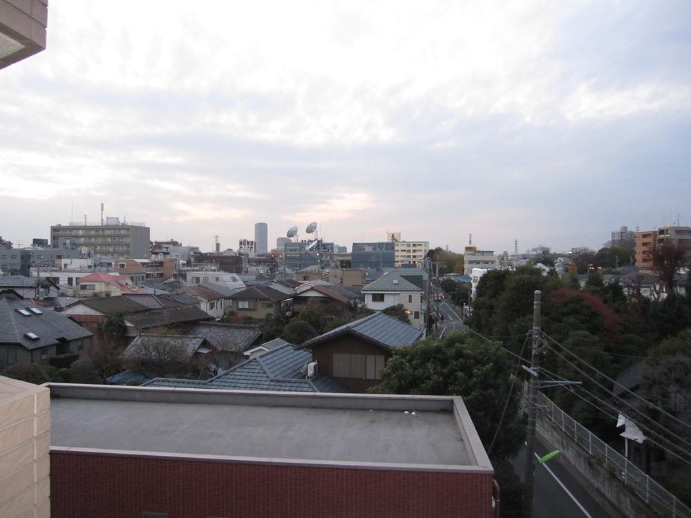 View photos from the dwelling unit. View from the site (December 2013) Shooting View of the west side