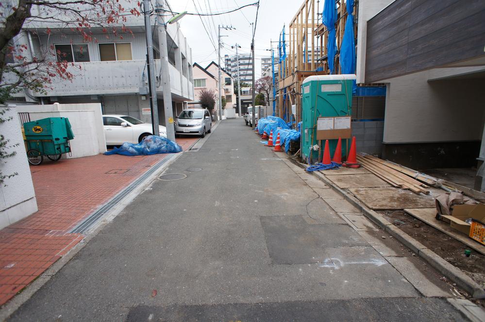 Local photos, including front road. Local (11 May 2013) Shooting