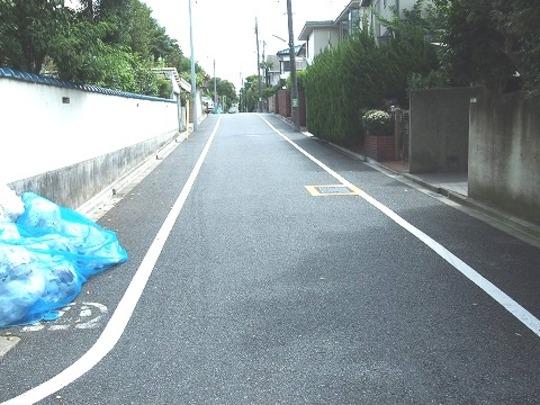 Local photos, including front road. Frontal road