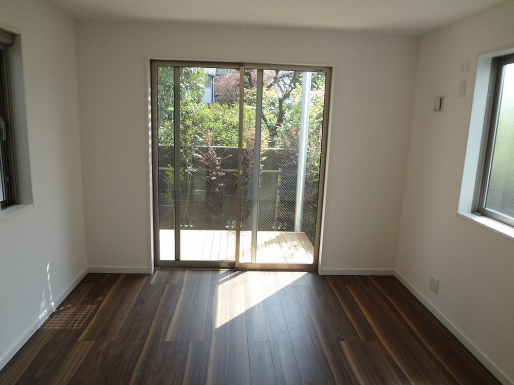 Same specifications photos (Other introspection). Western-style construction cases