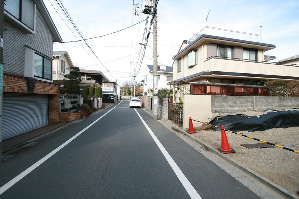 Local photos, including front road. Local and front road