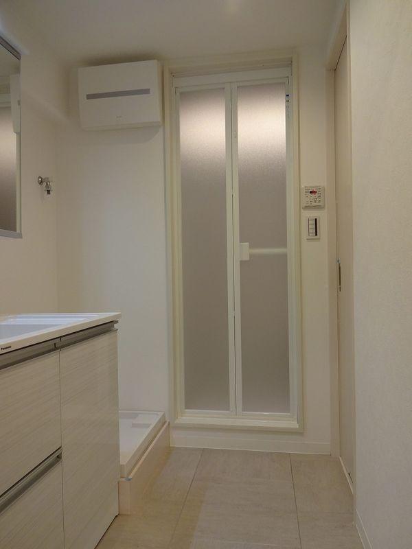 Wash basin, toilet. Bathroom vanity