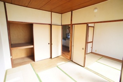 Living and room. Good bright room per yang ☆