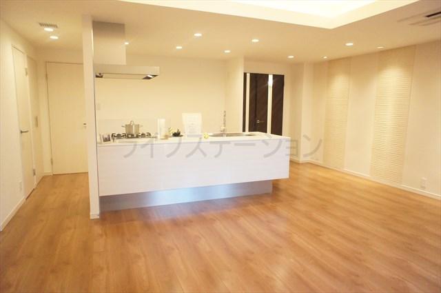 Living. Local January 6 shooting