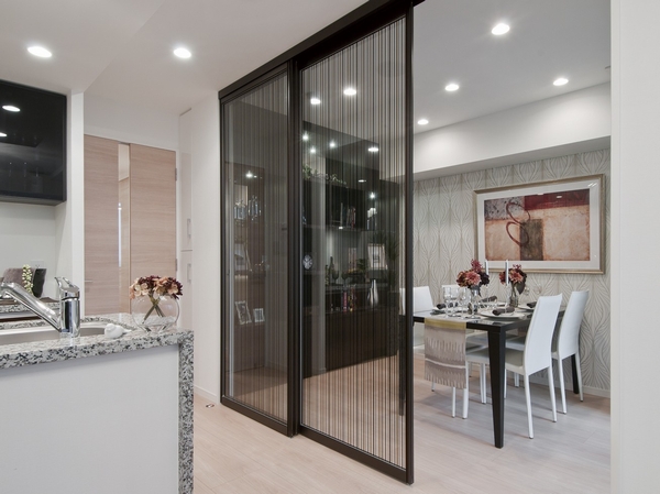 Closed state of the sliding wall half