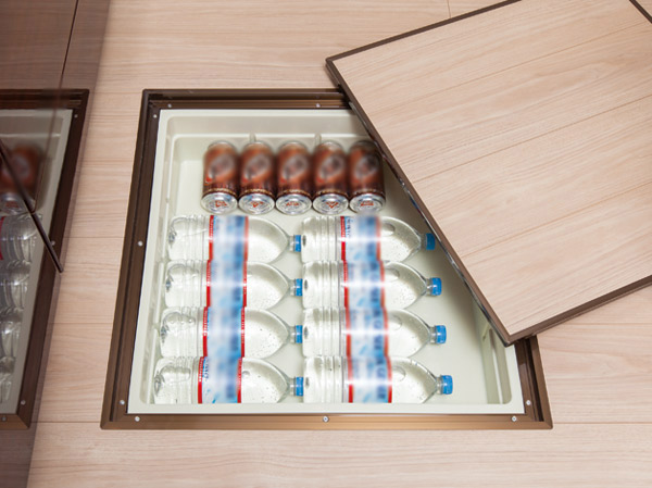Kitchen.  [Established a useful underfloor storage to store emergency food and drinking water] As it can be efficiently utilized without leaving spaces, It has established a convenient storage space under the floor of the kitchen to store such as saving food and drinking water.